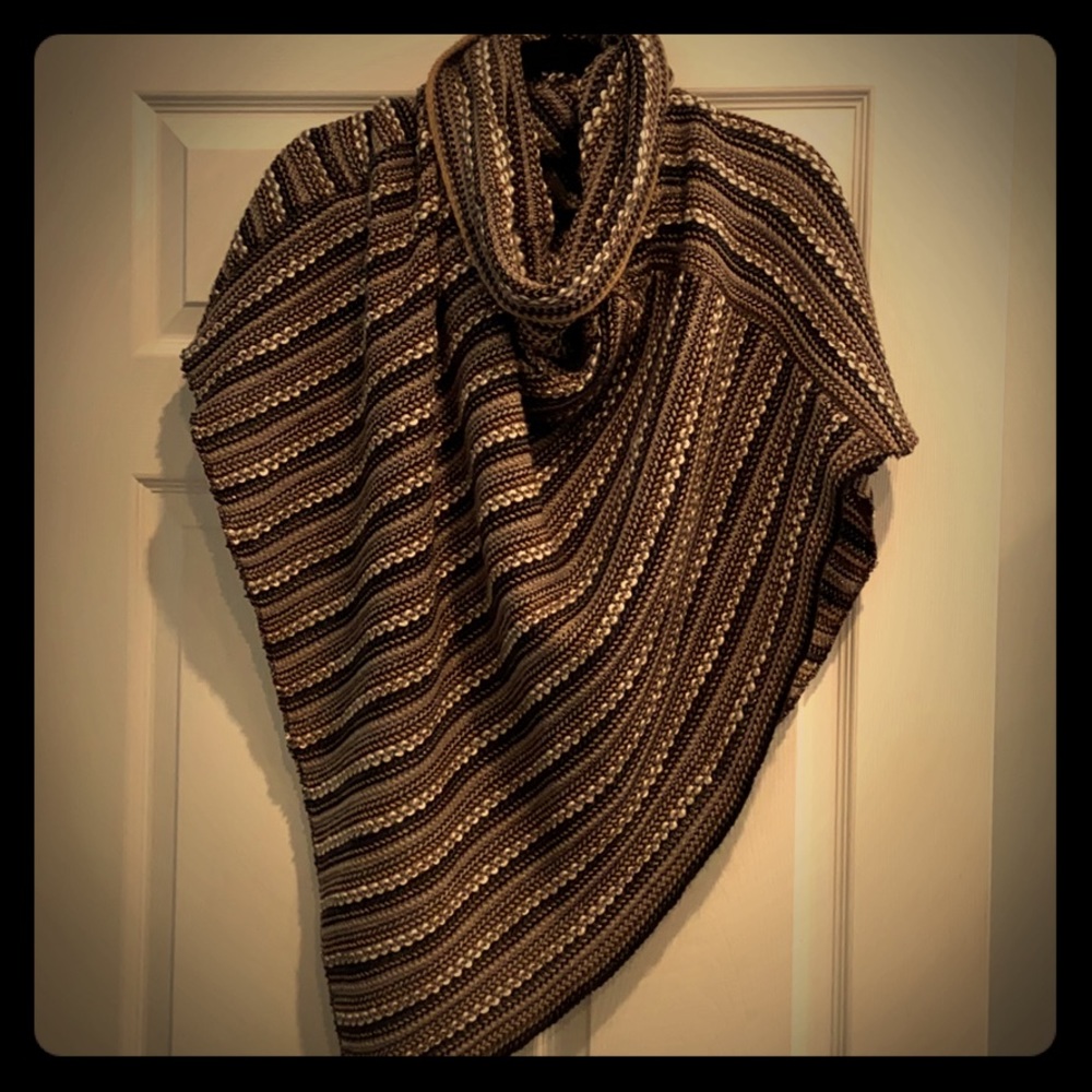 EUC Steve Madden Knit Poncho